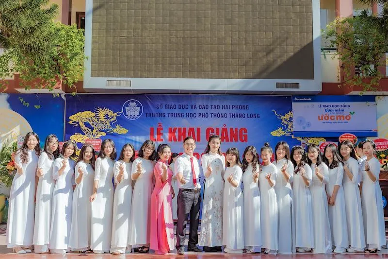Giải thích về trường THPT chuyên Toán