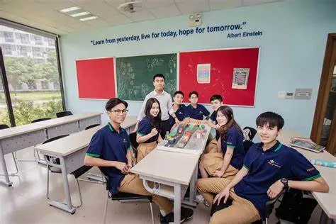 Học Phí: Yếu Tố "Cân Não" Hàng Đầu