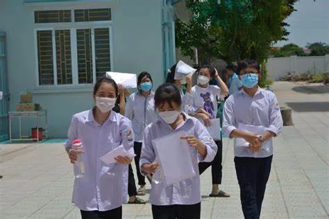 Tuổi tác: "Đủ tuổi" để bước vào ngưỡng cửa mới