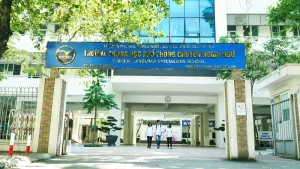 trường thpt chuyên ngữ