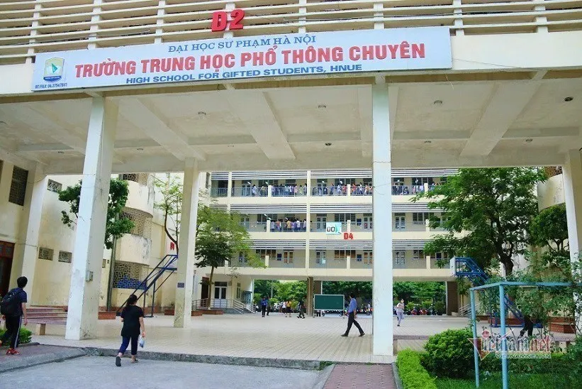 trường thpt chuyên toán